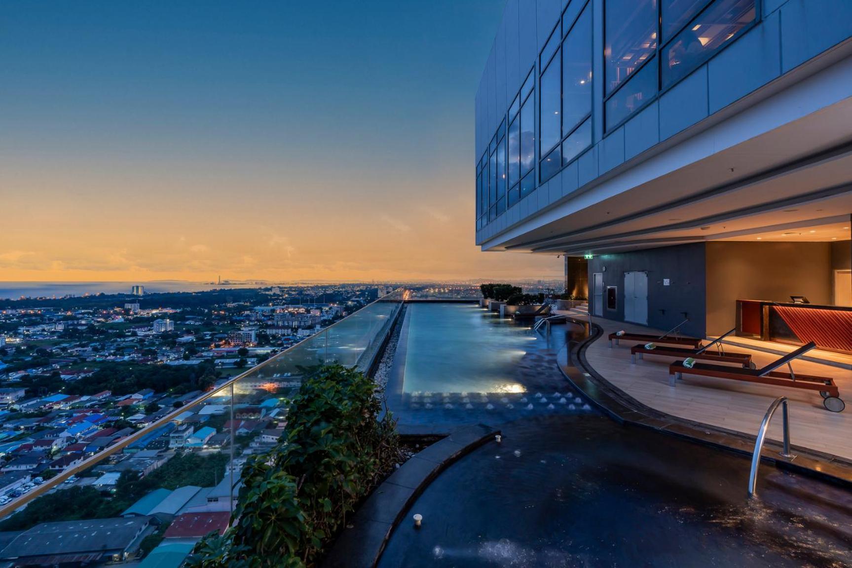 Holiday Inn & Suites Rayong City Centre By Ihg Exterior photo