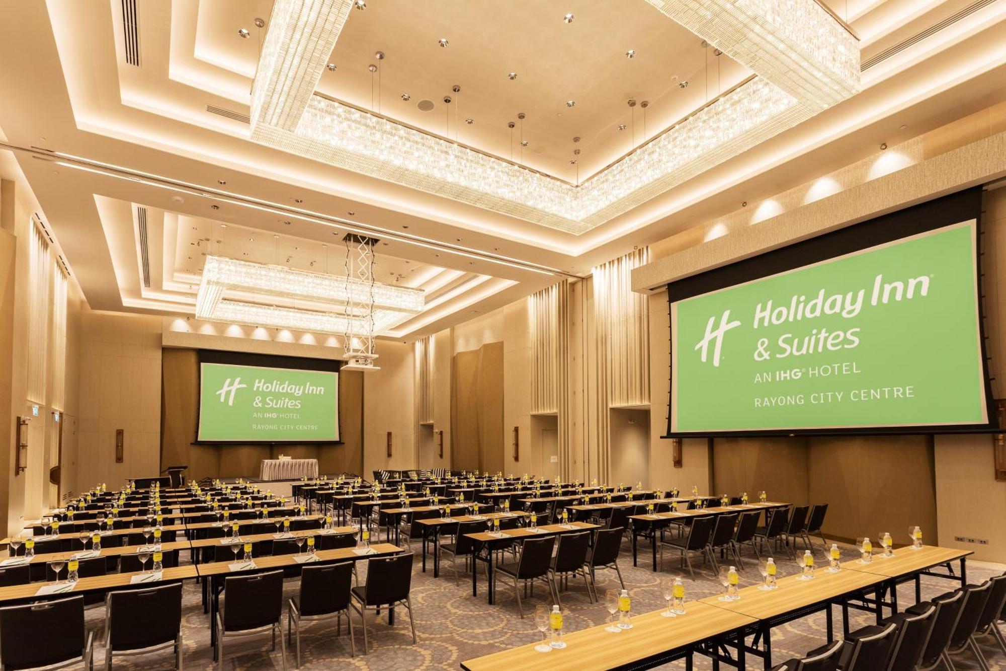 Holiday Inn & Suites Rayong City Centre By Ihg Exterior photo