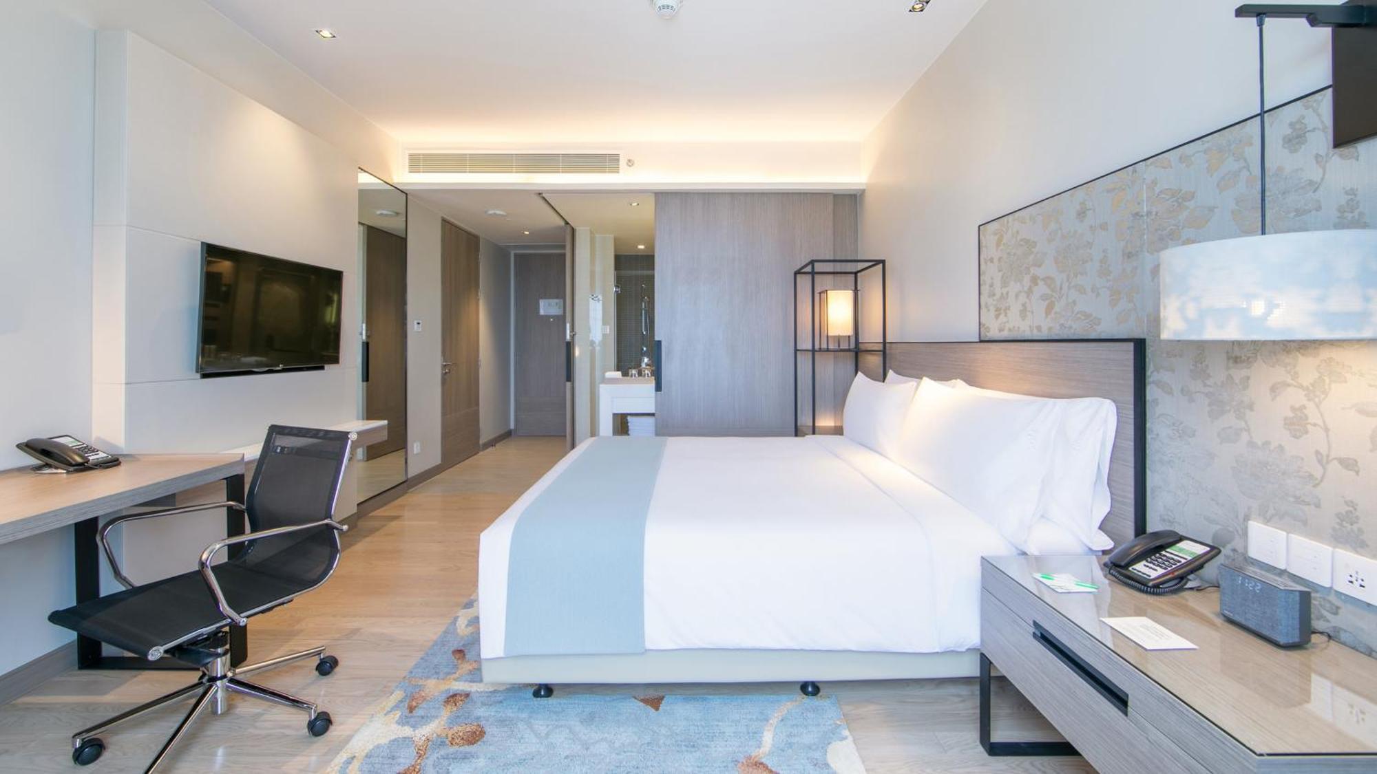 Holiday Inn & Suites Rayong City Centre By Ihg Exterior photo