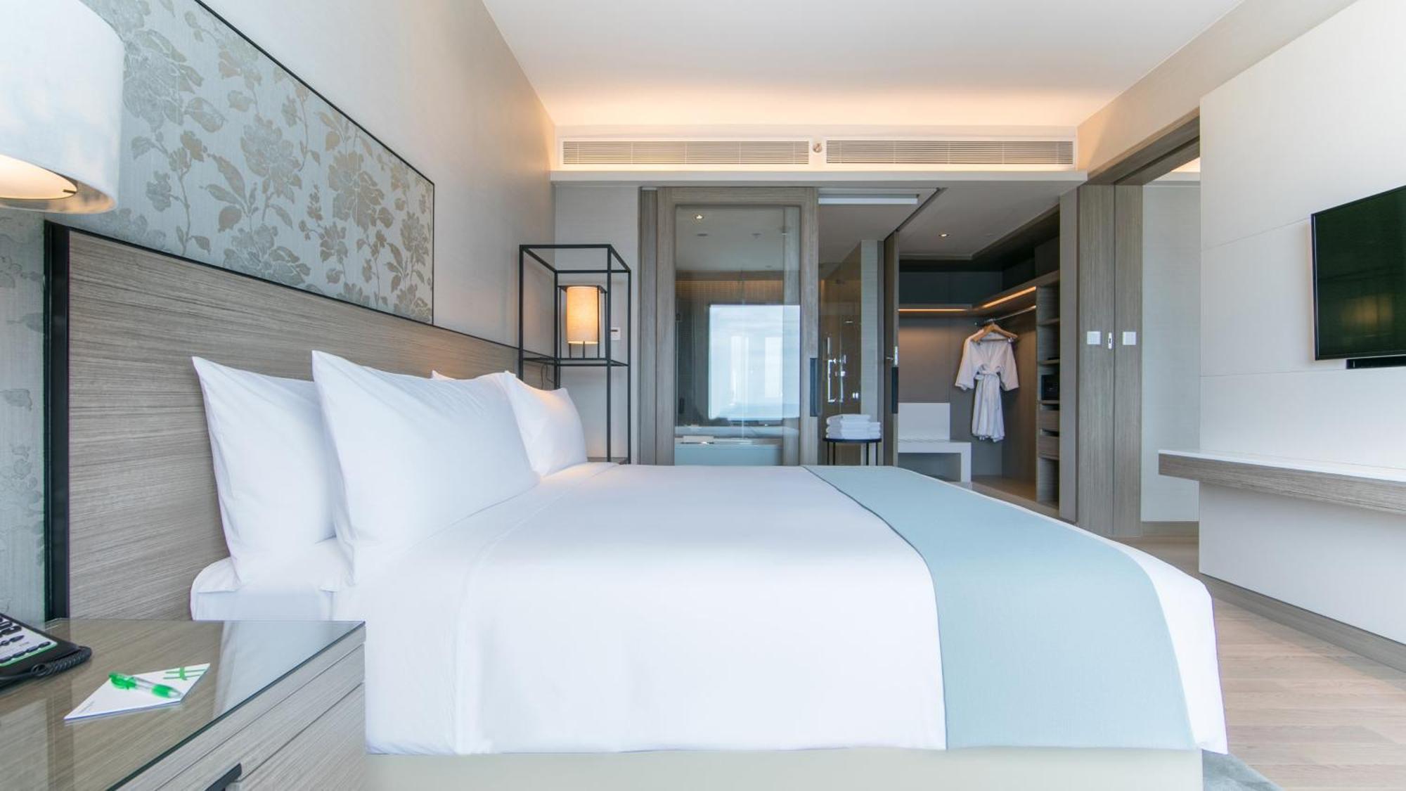 Holiday Inn & Suites Rayong City Centre By Ihg Exterior photo