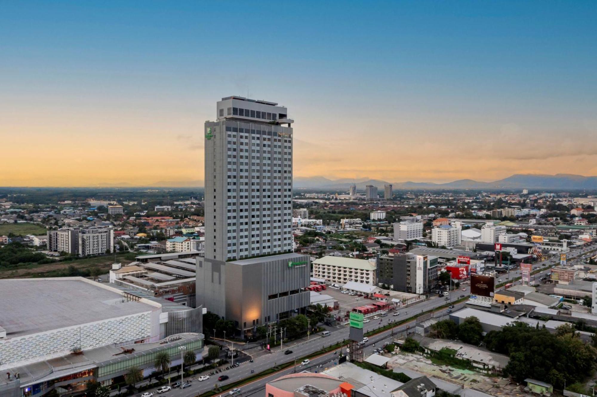 Holiday Inn & Suites Rayong City Centre By Ihg Exterior photo