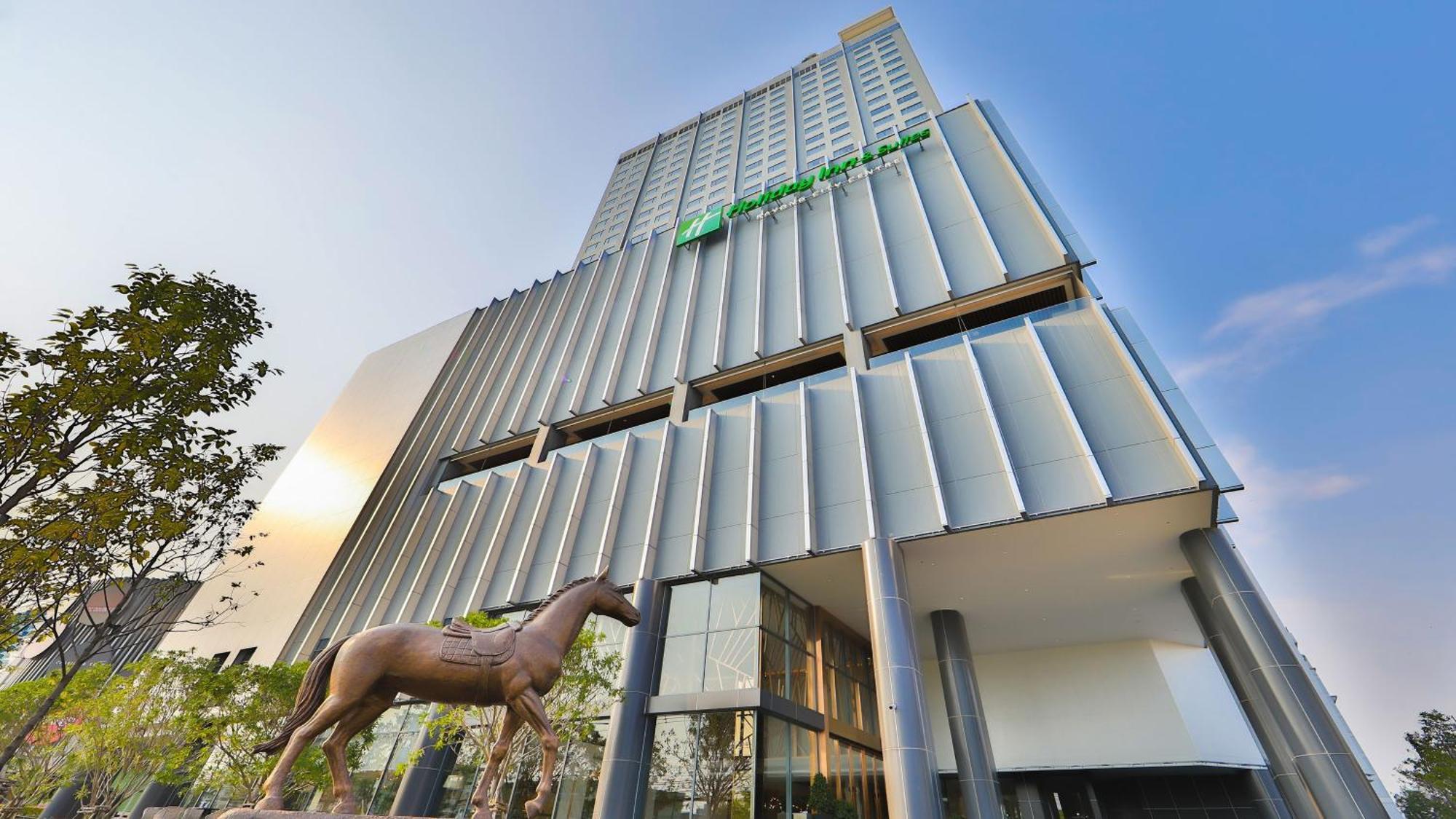 Holiday Inn & Suites Rayong City Centre By Ihg Exterior photo