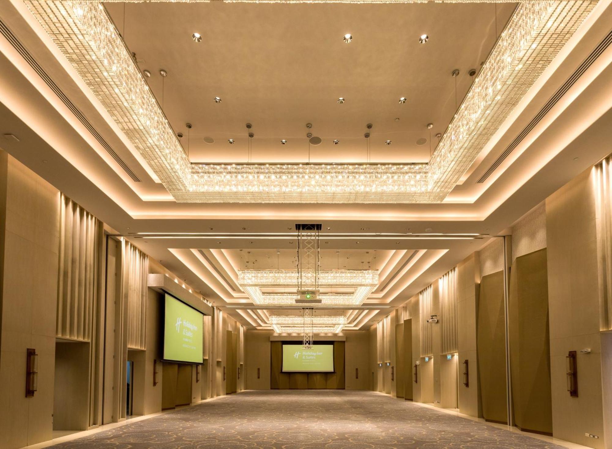 Holiday Inn & Suites Rayong City Centre By Ihg Exterior photo