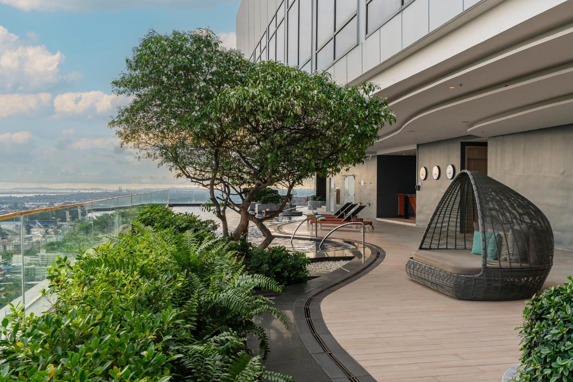 Holiday Inn & Suites Rayong City Centre By Ihg Exterior photo
