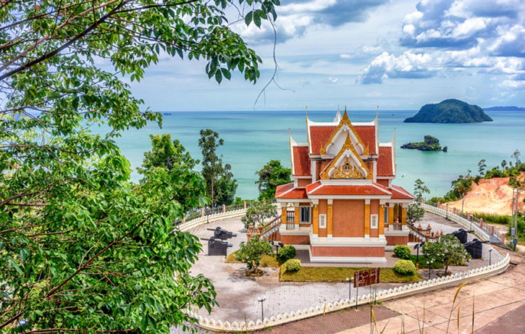 Holiday Inn & Suites Rayong City Centre By Ihg Exterior photo